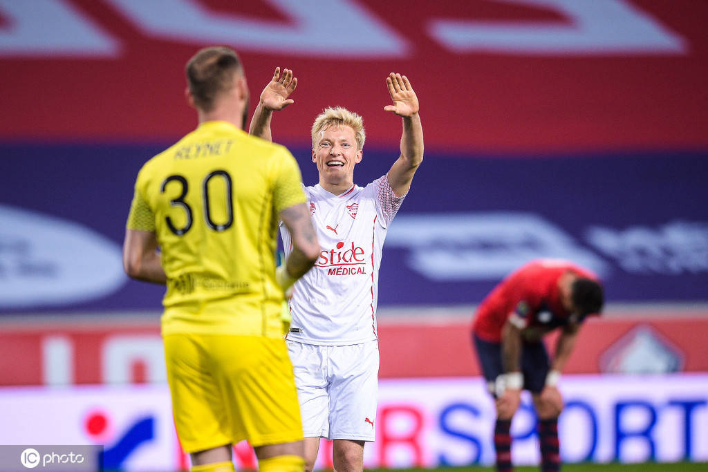 尼姆客场大胜,继续保持在法国联赛的强势表现 尼姆客场大胜,继续保持在法国联赛的强势表现