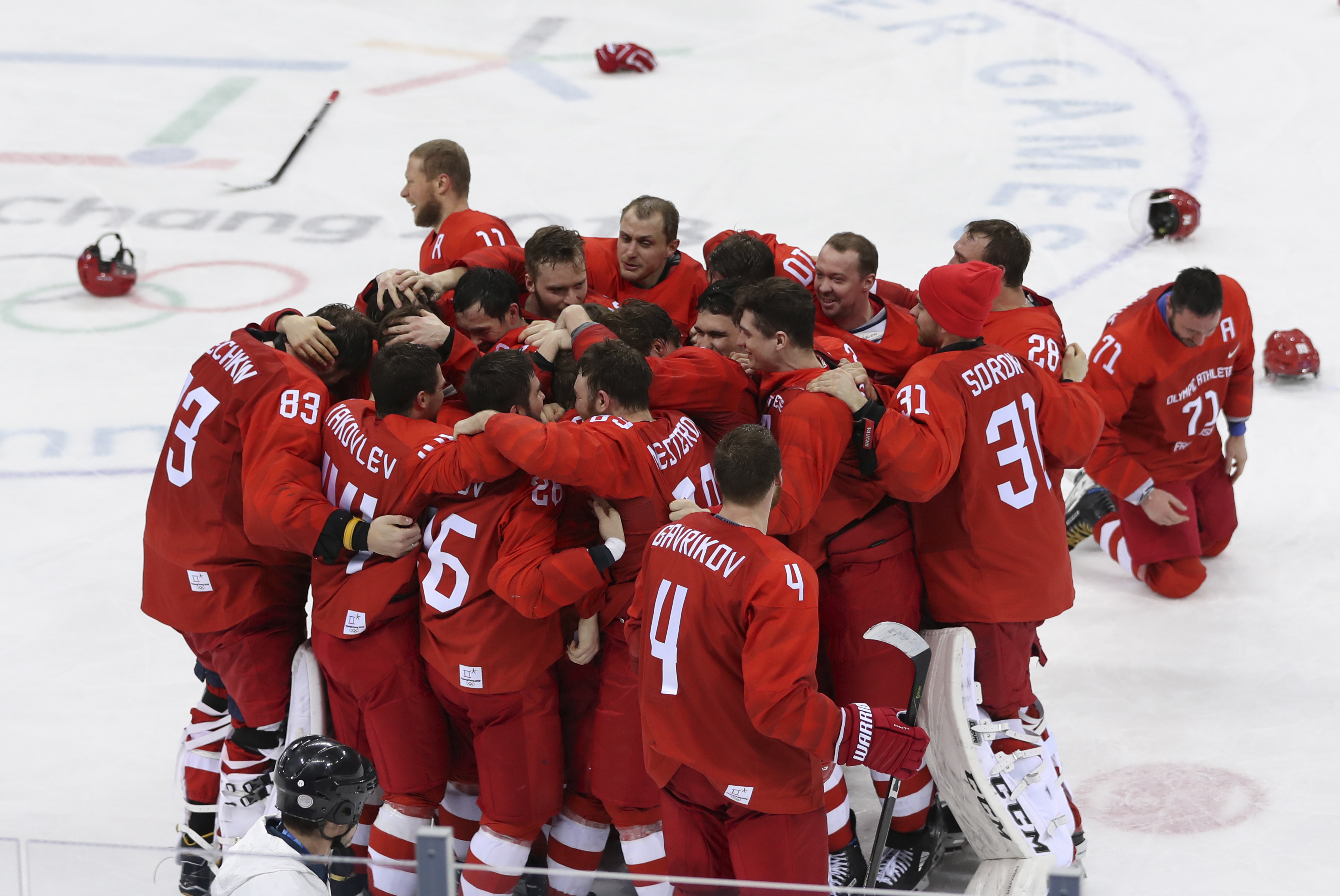 俄罗斯雪车队夺冠，震撼全场