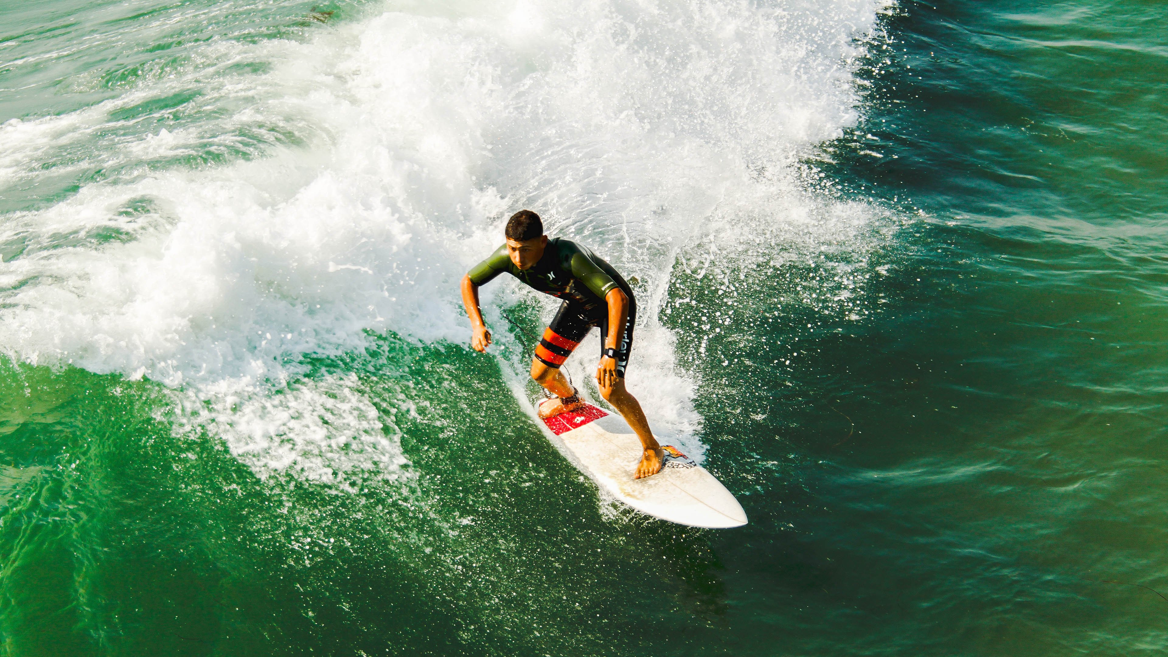 爱游戏下载-绿茵场上的奇迹，乌克兰新星马丁内利狂飙，三球击溃墨西哥神话